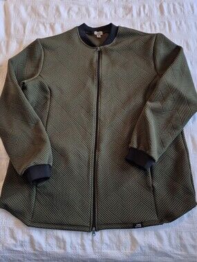 One Bone men's size 1 or 2XL Geo Bomber jacket in Army Green EUC